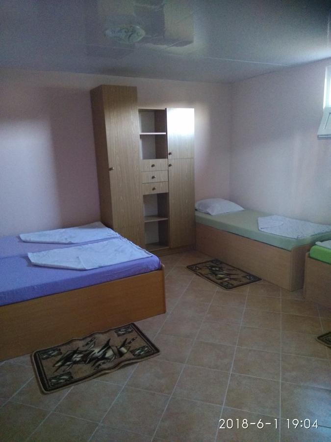 Джага-Джага Zaliznyi Port Esterno foto